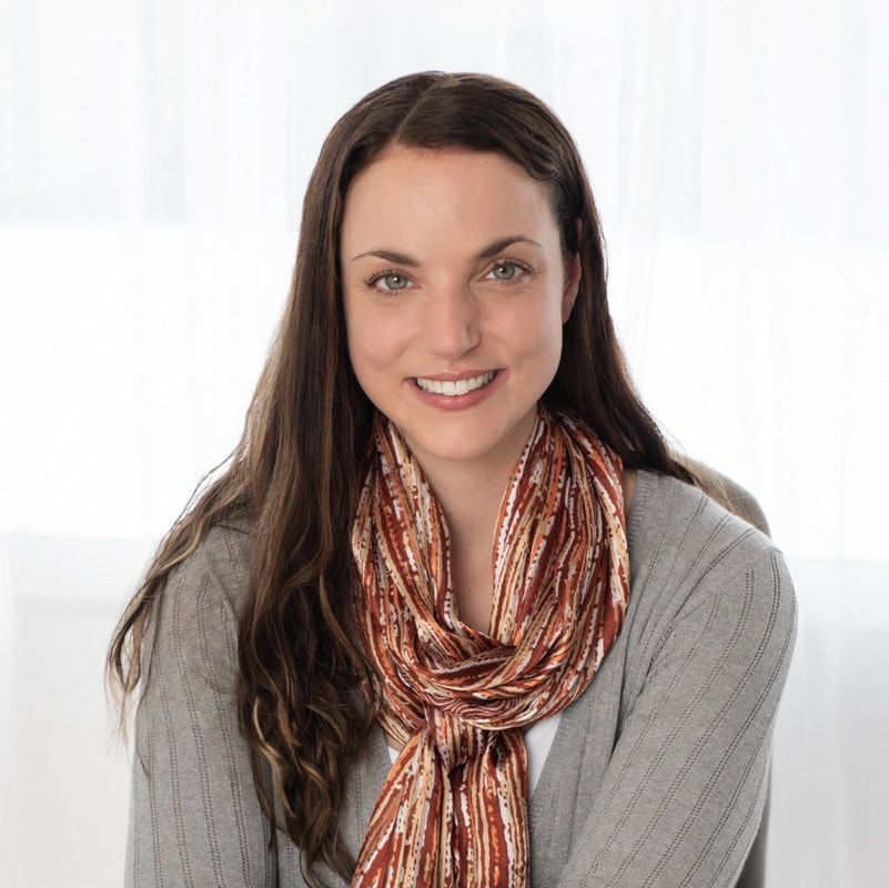 Danielle Lithwick, therapist in Ottawa, ON and author of eating disorder, intuitive eating, health-at-every-size, and body acceptance blog.